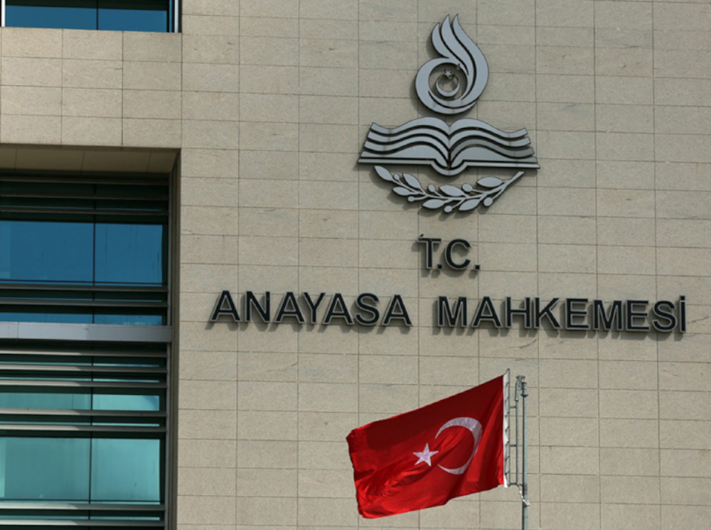 İç hukuk yollarının tüketilmesinden sonra bireysel başvuru hakkı kapsamında Anayasa Mahkemesi'ne başvuruların yapılması ve takip edilmesi.